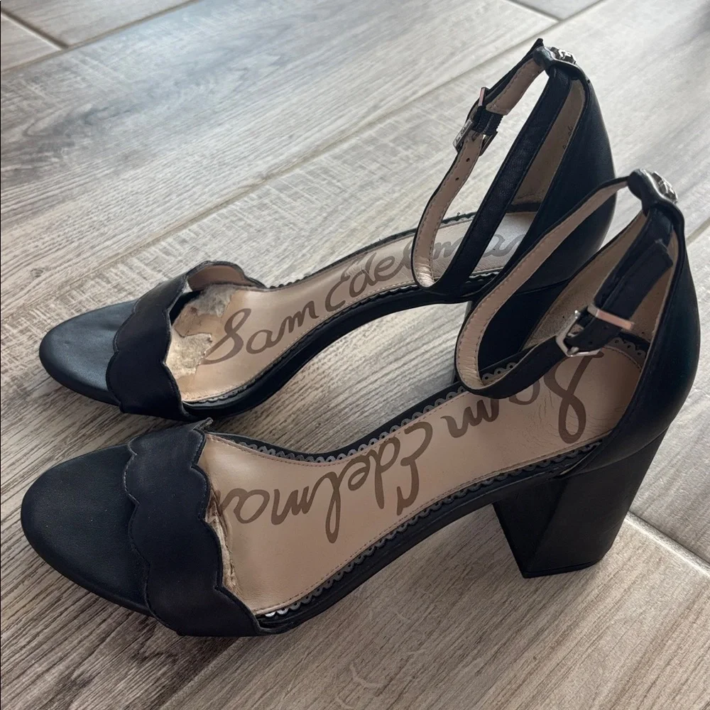 Sam Edelman Black Scalloped Heel Sandals. Size 8.5 in great condition